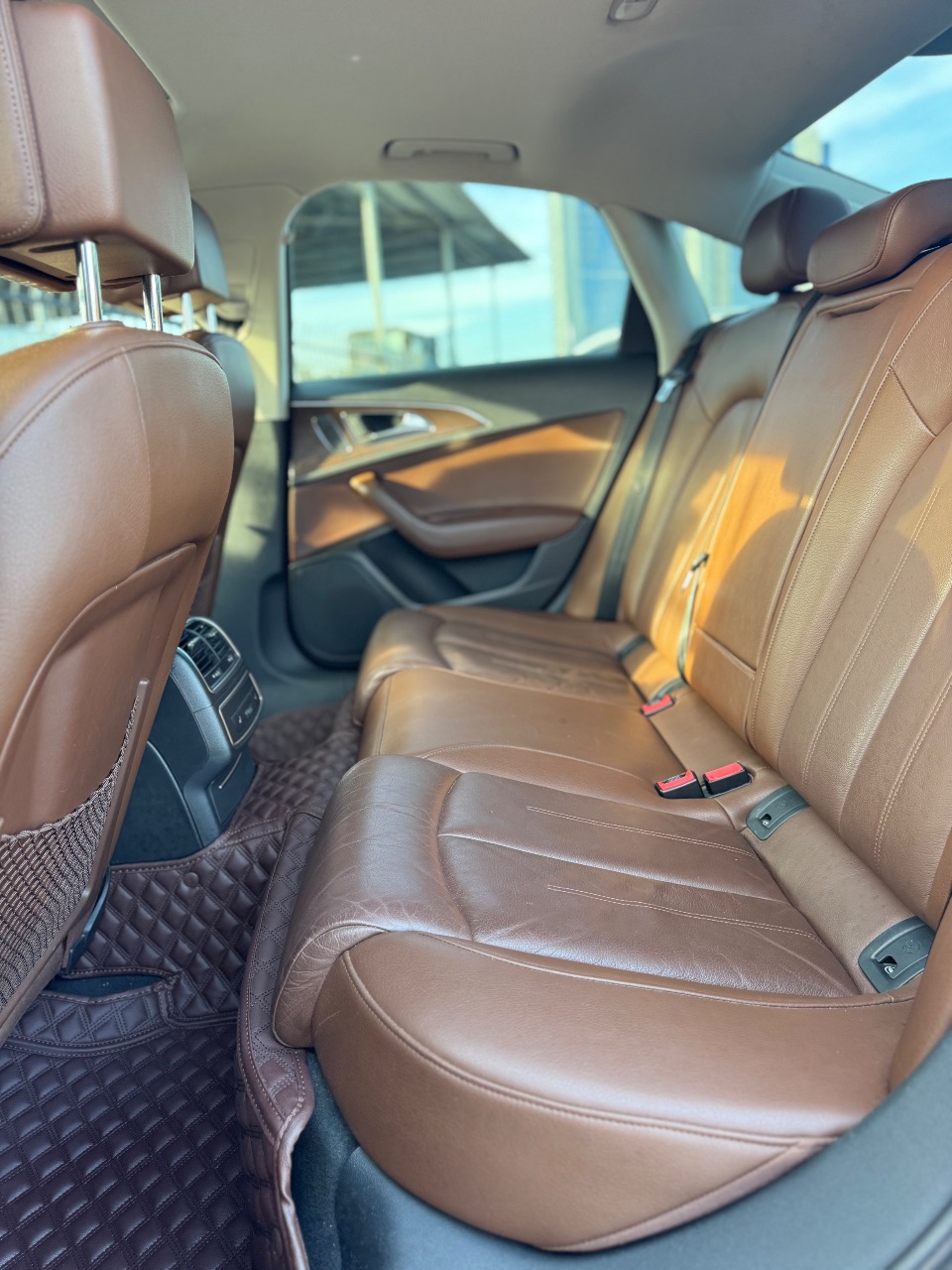 Audi A6 - фото 8