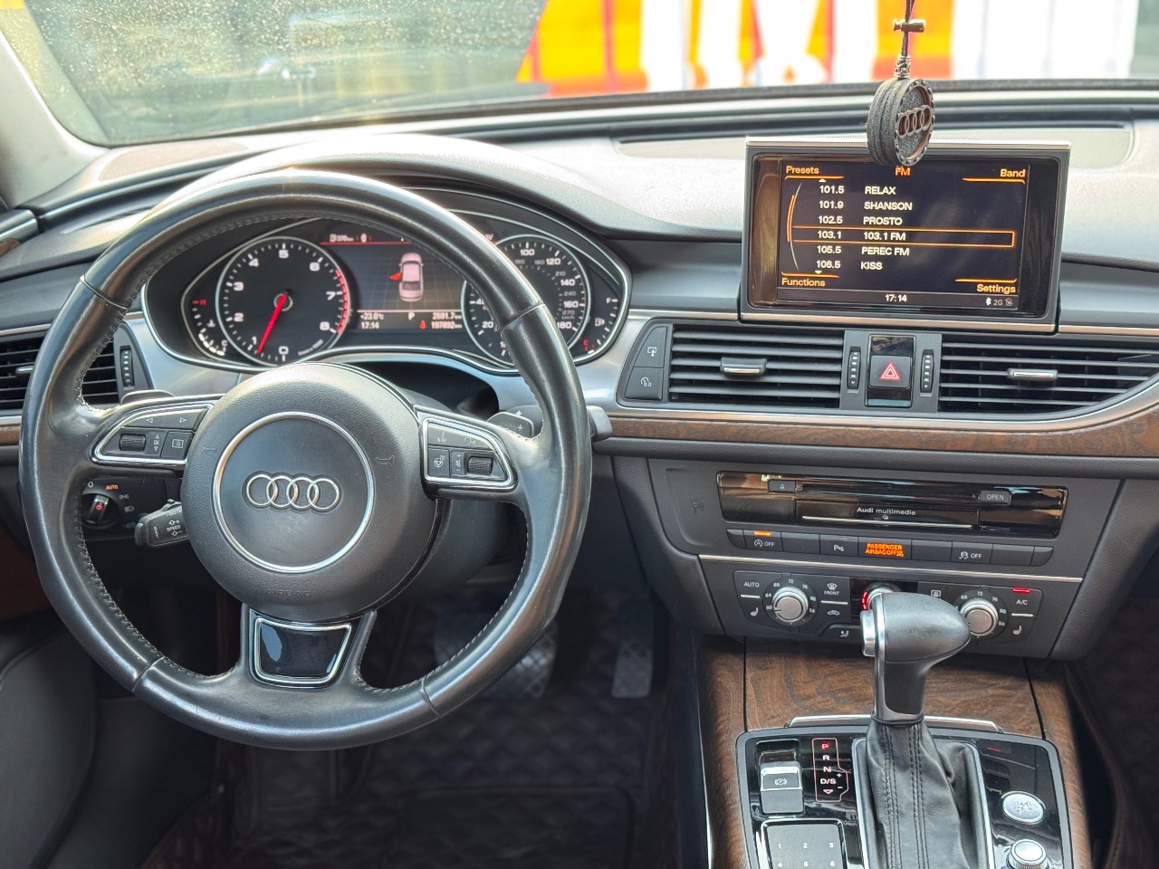 Audi A6 - фото 11