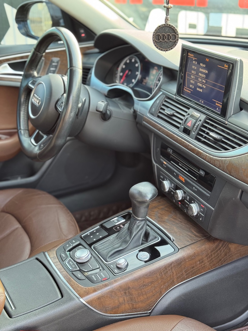 Audi A6 - фото 16