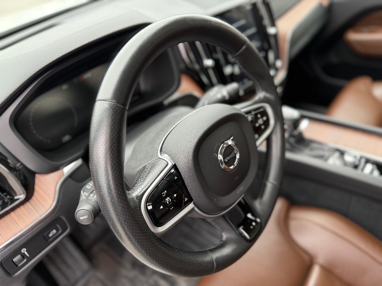 Volvo XC60 - фото 22