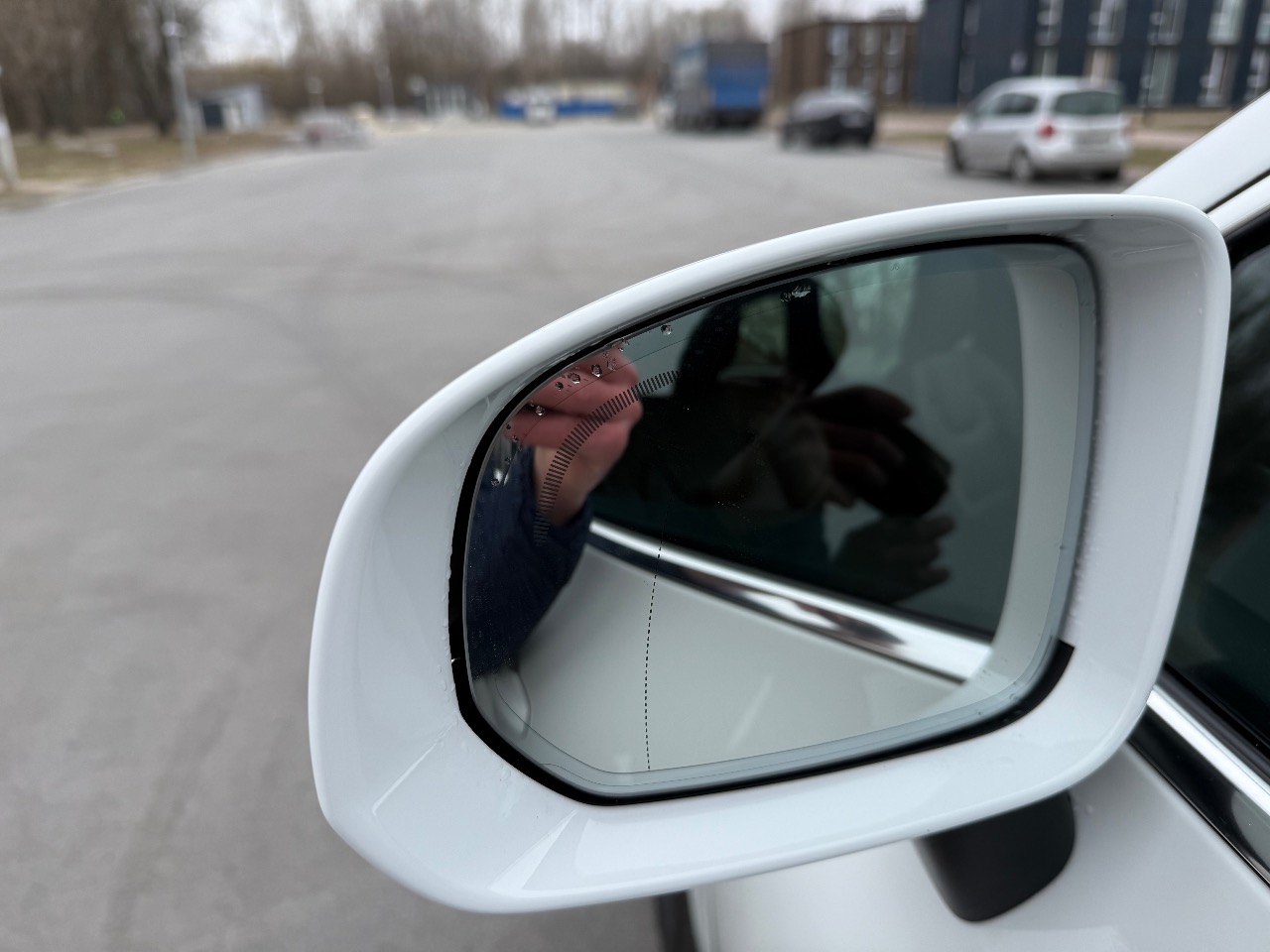 Volvo XC60 - фото 11