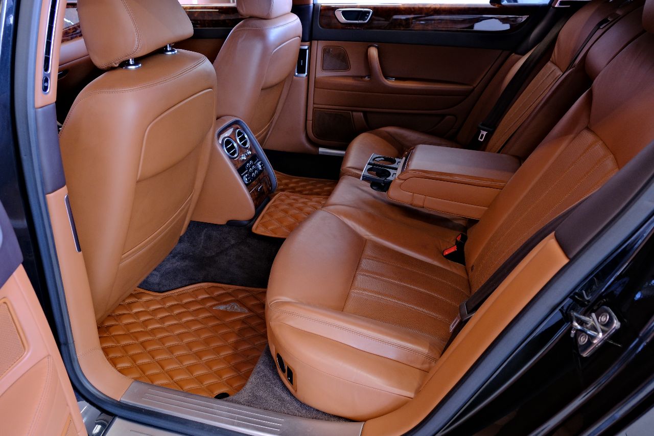 Bentley Continental Flying Spur - фото 8