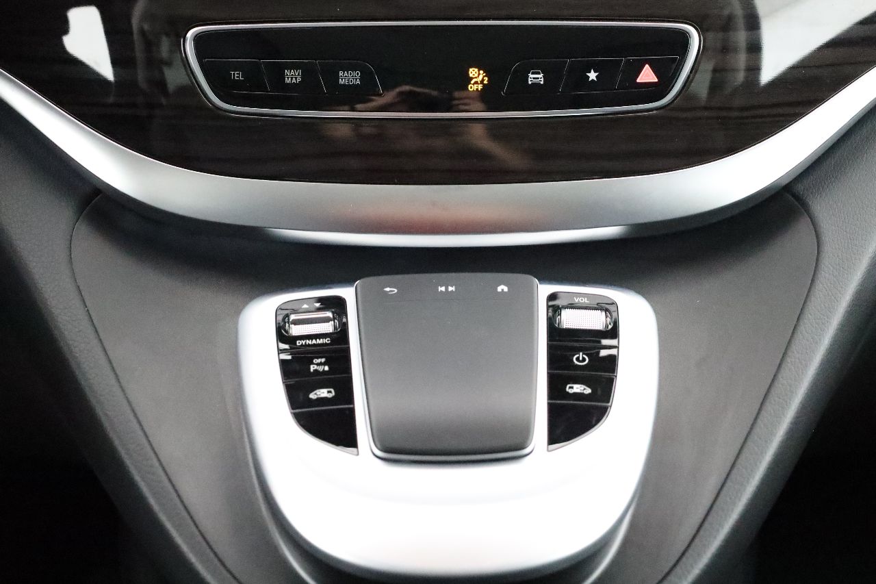 Mercedes-Benz EQV - фото 16