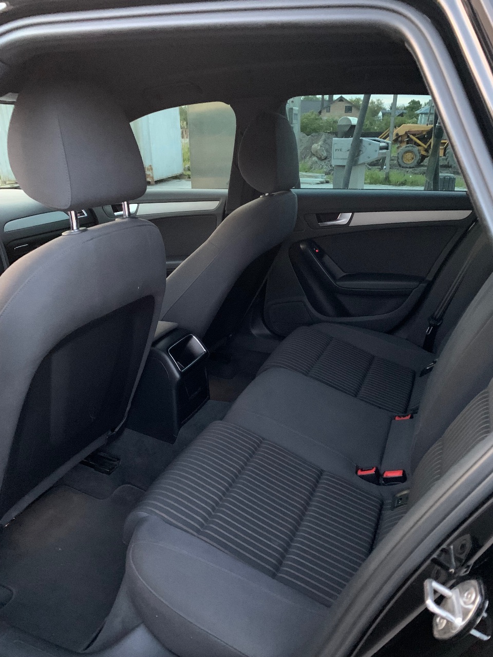 Audi A4 - фото 12