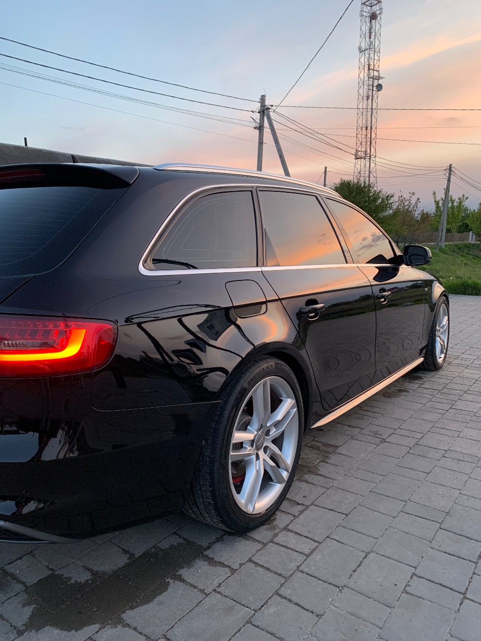 Audi A4 - фото 5