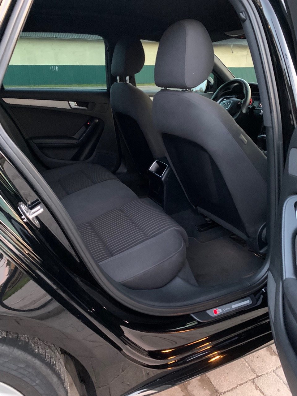 Audi A4 - фото 17