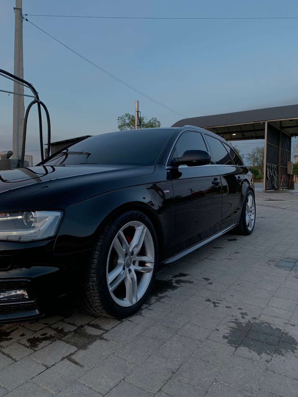 Audi A4 - фото 2