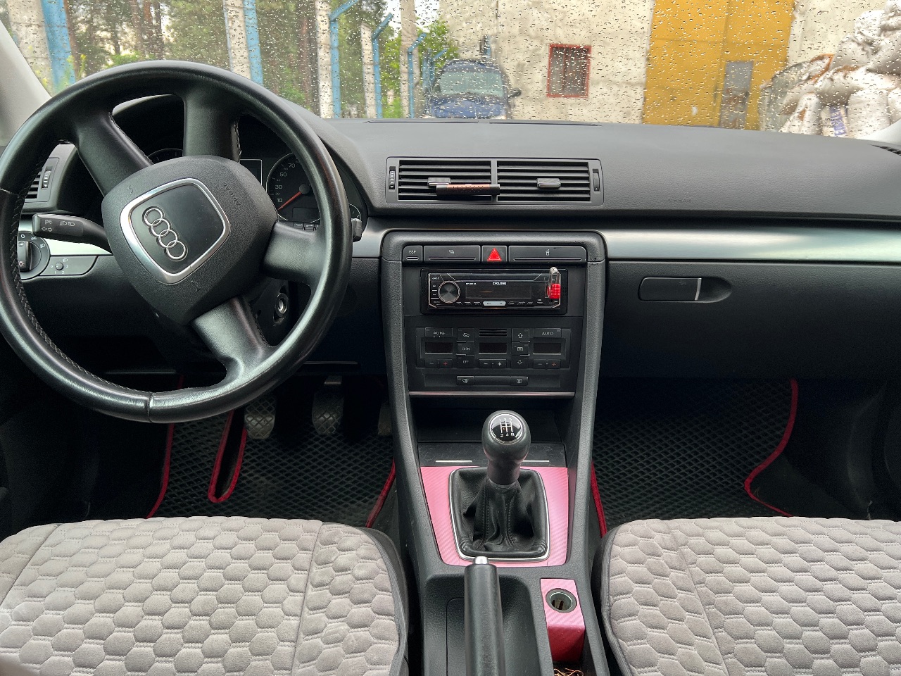 Audi A4 - фото 17