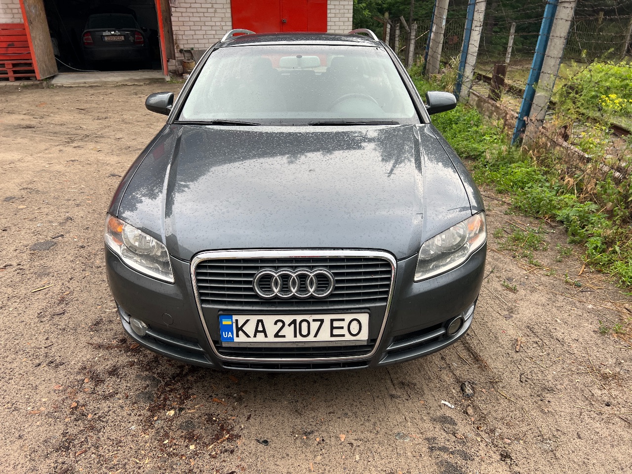 Audi A4 - фото 2