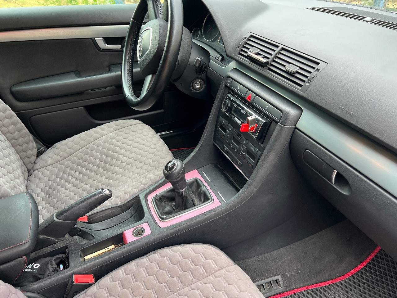 Audi A4 - фото 14