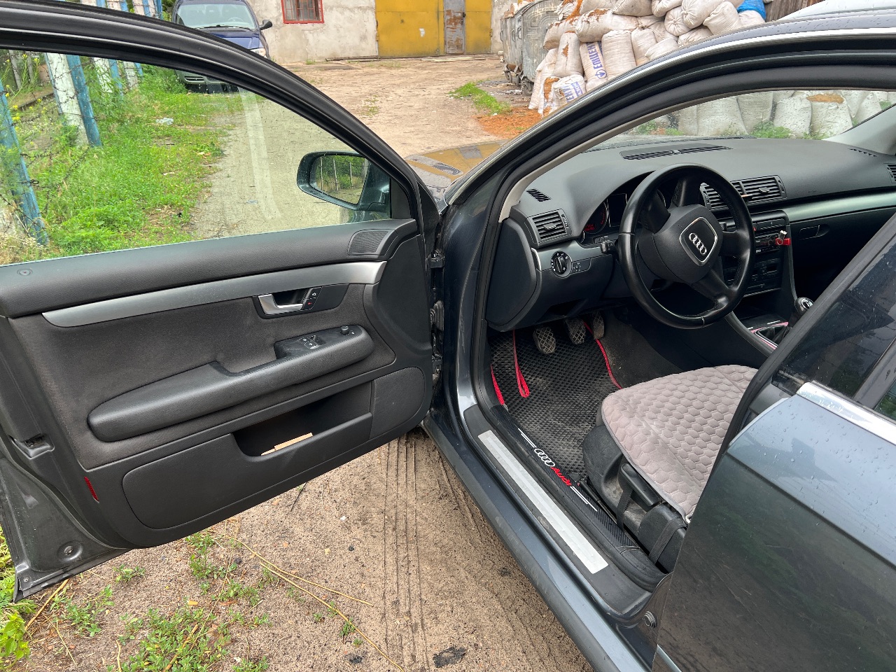 Audi A4 - фото 10