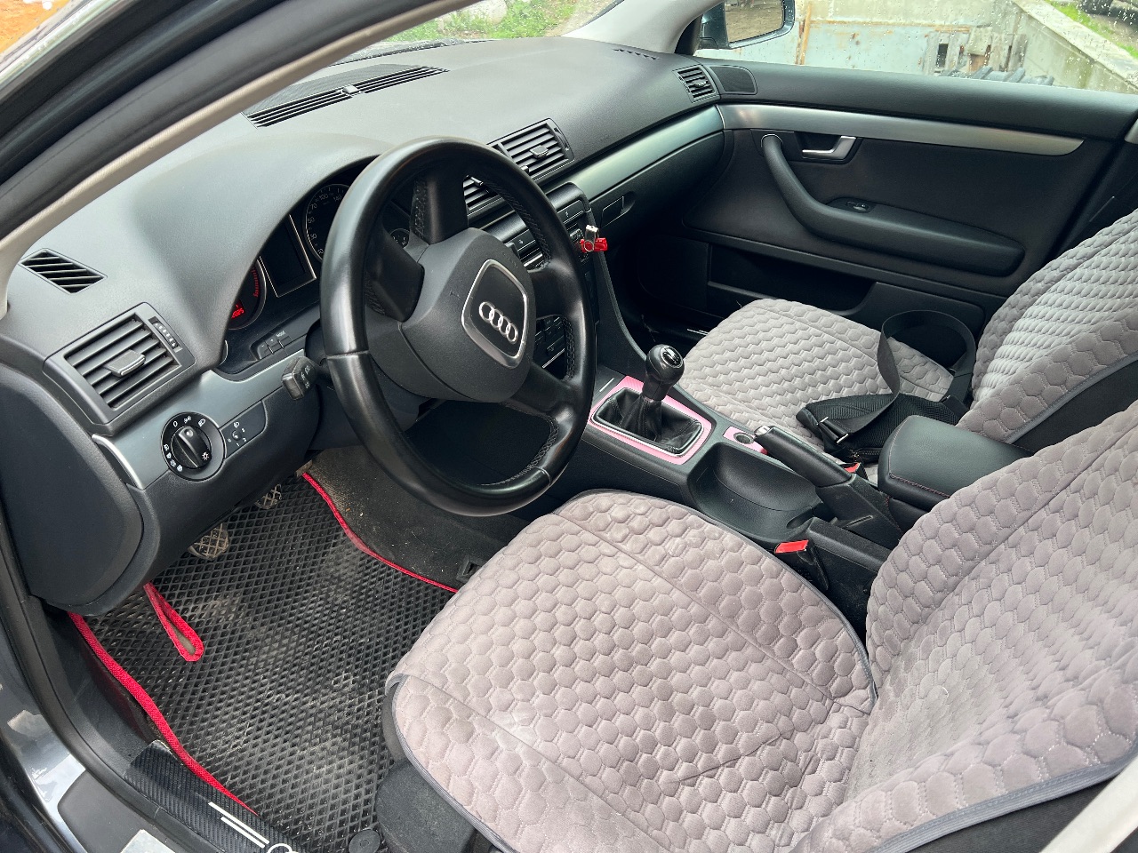 Audi A4 - фото 9