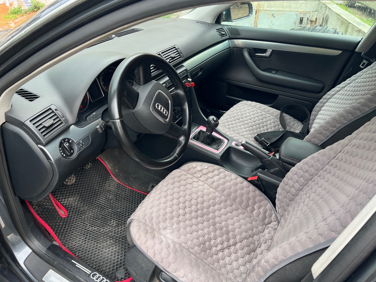 Audi A4 - фото 8