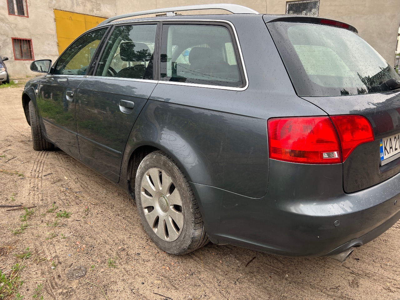 Audi A4 - фото 5