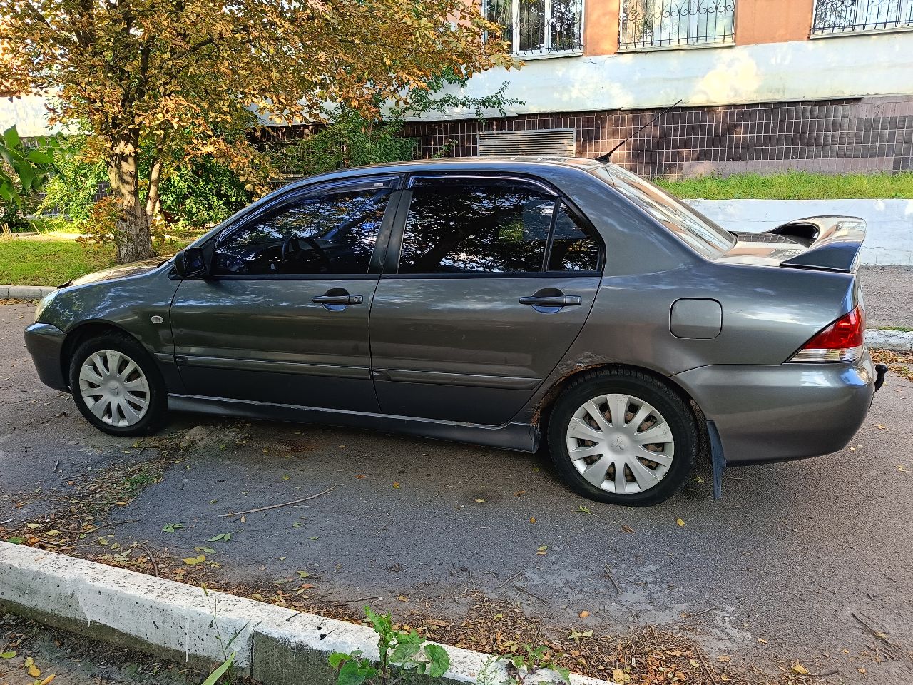 Mitsubishi Lancer - фото 6