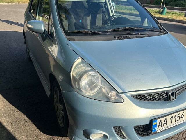 Honda Jazz - фото 1