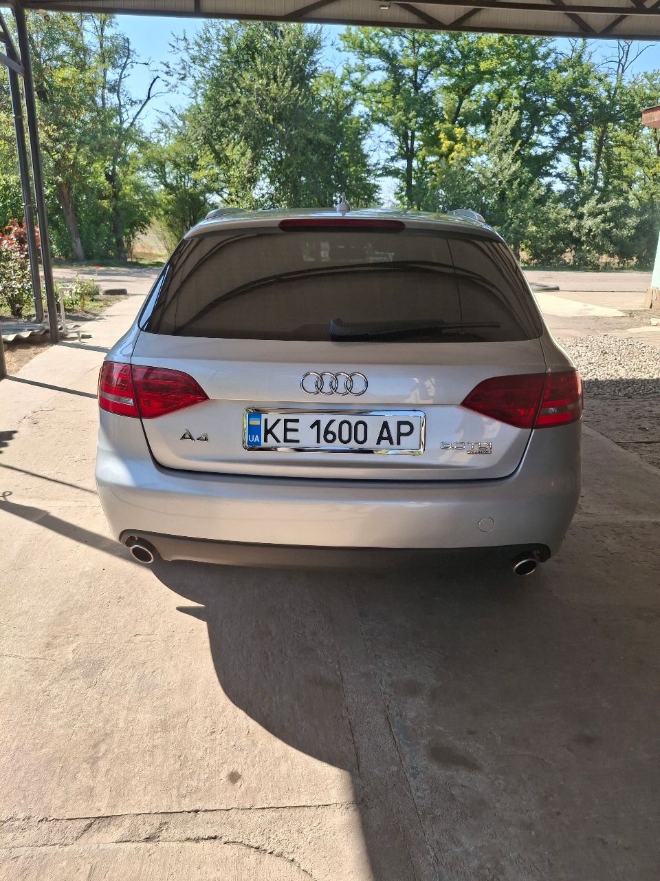 Audi A4 - фото 4