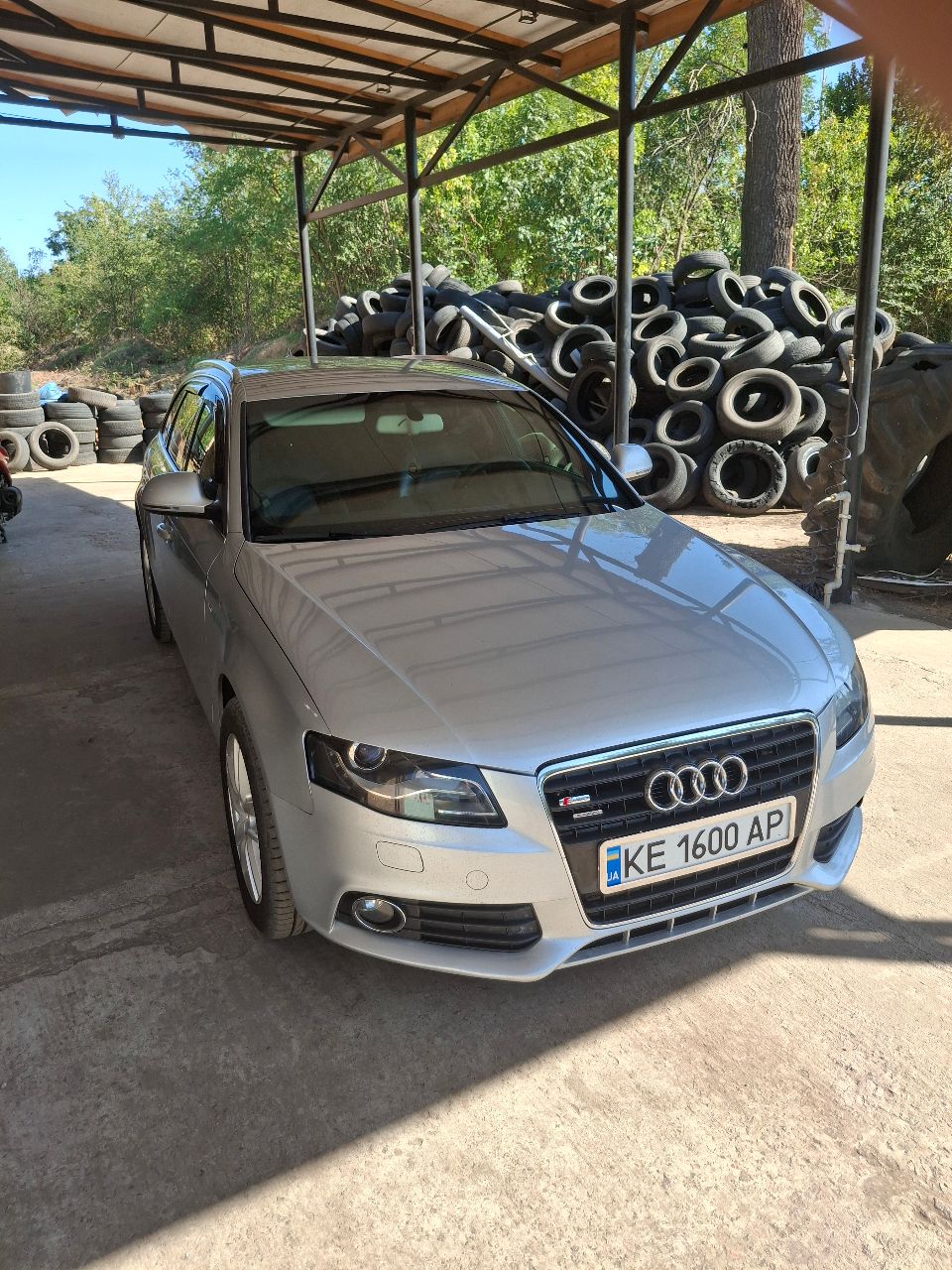 Audi A4 - фото 1