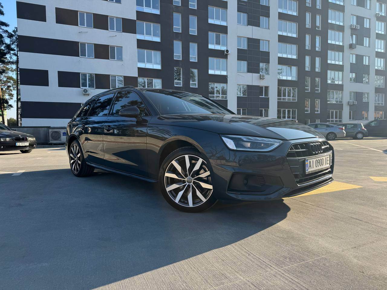 Audi A4 - фото 1