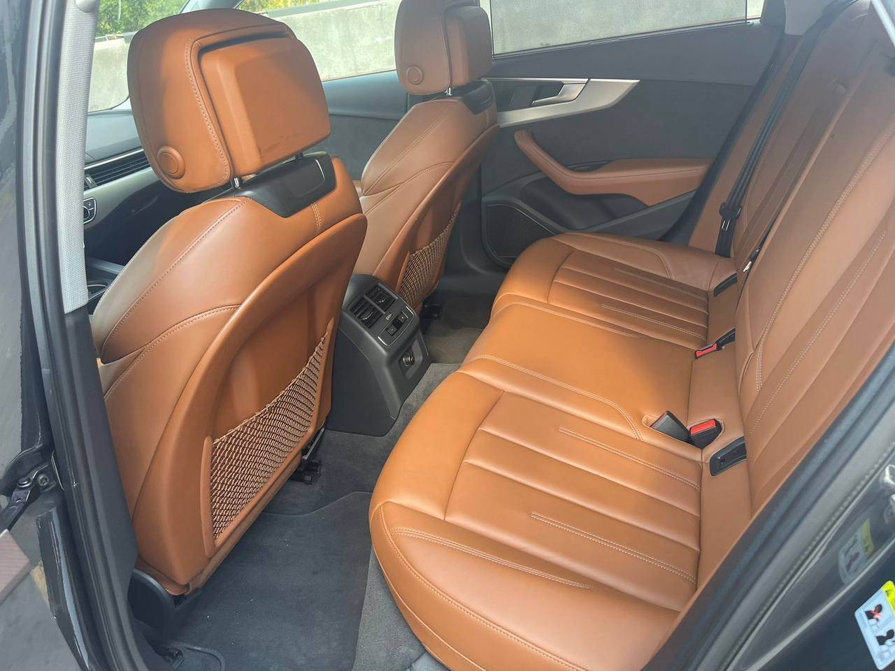 Audi A4 - фото 4