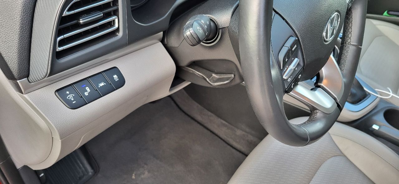 Hyundai Elantra - фото 22