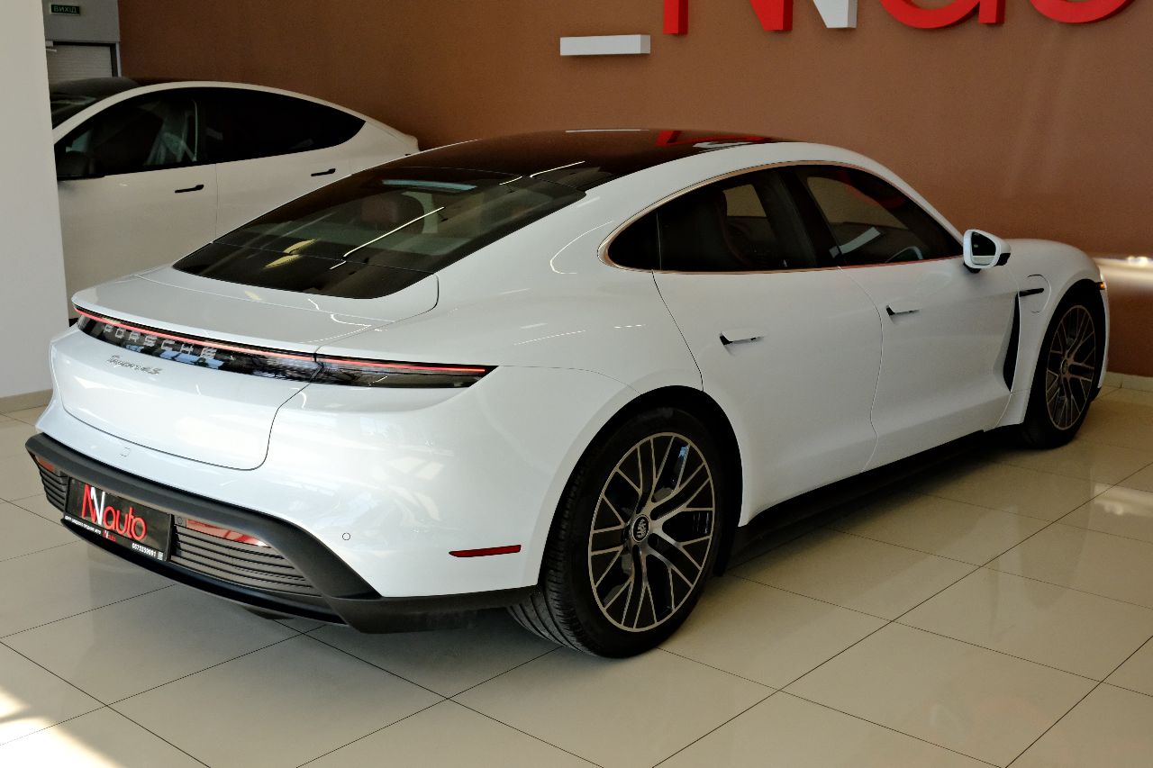Porsche Taycan - фото 5