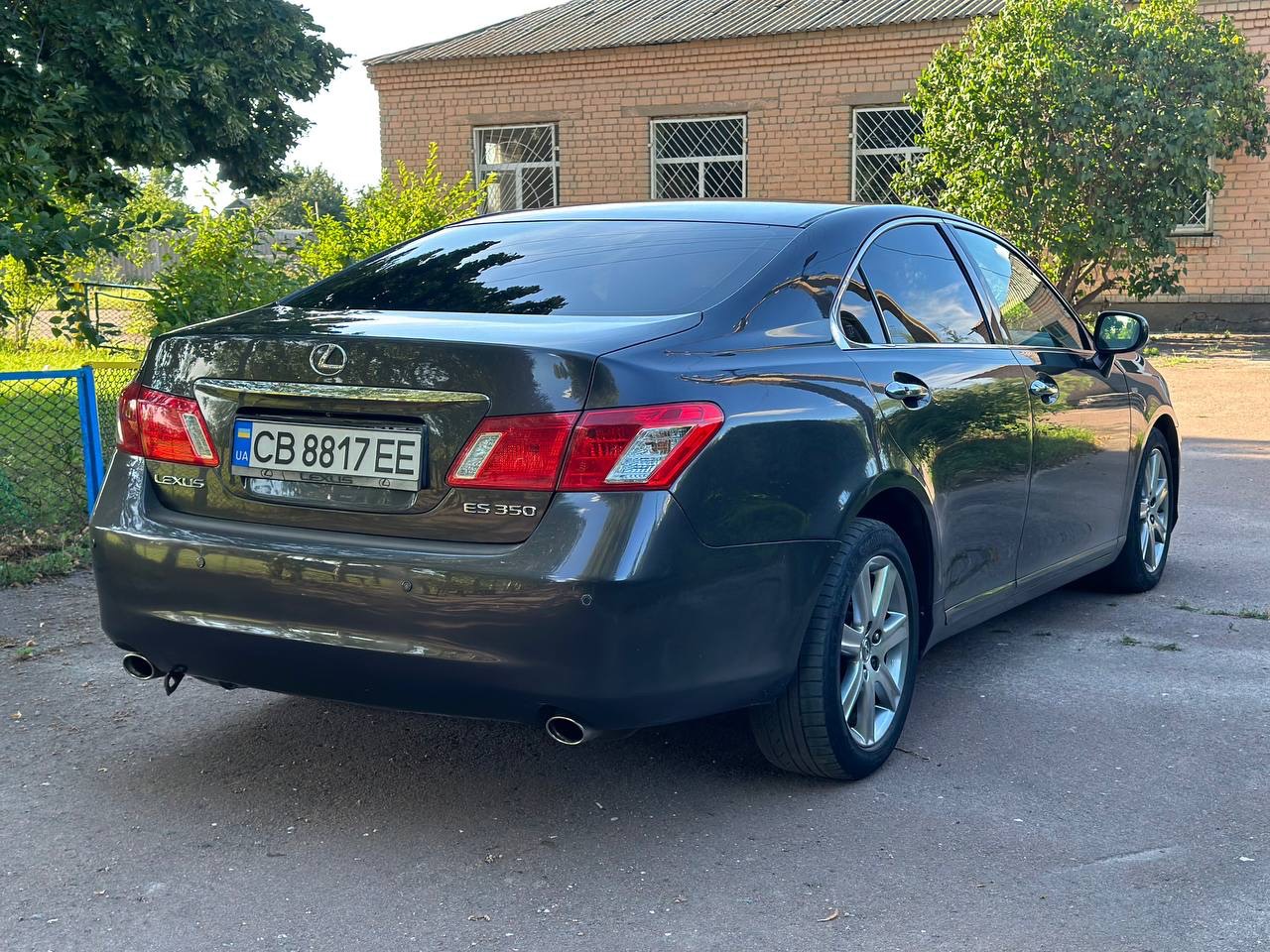 Lexus ES - фото 1