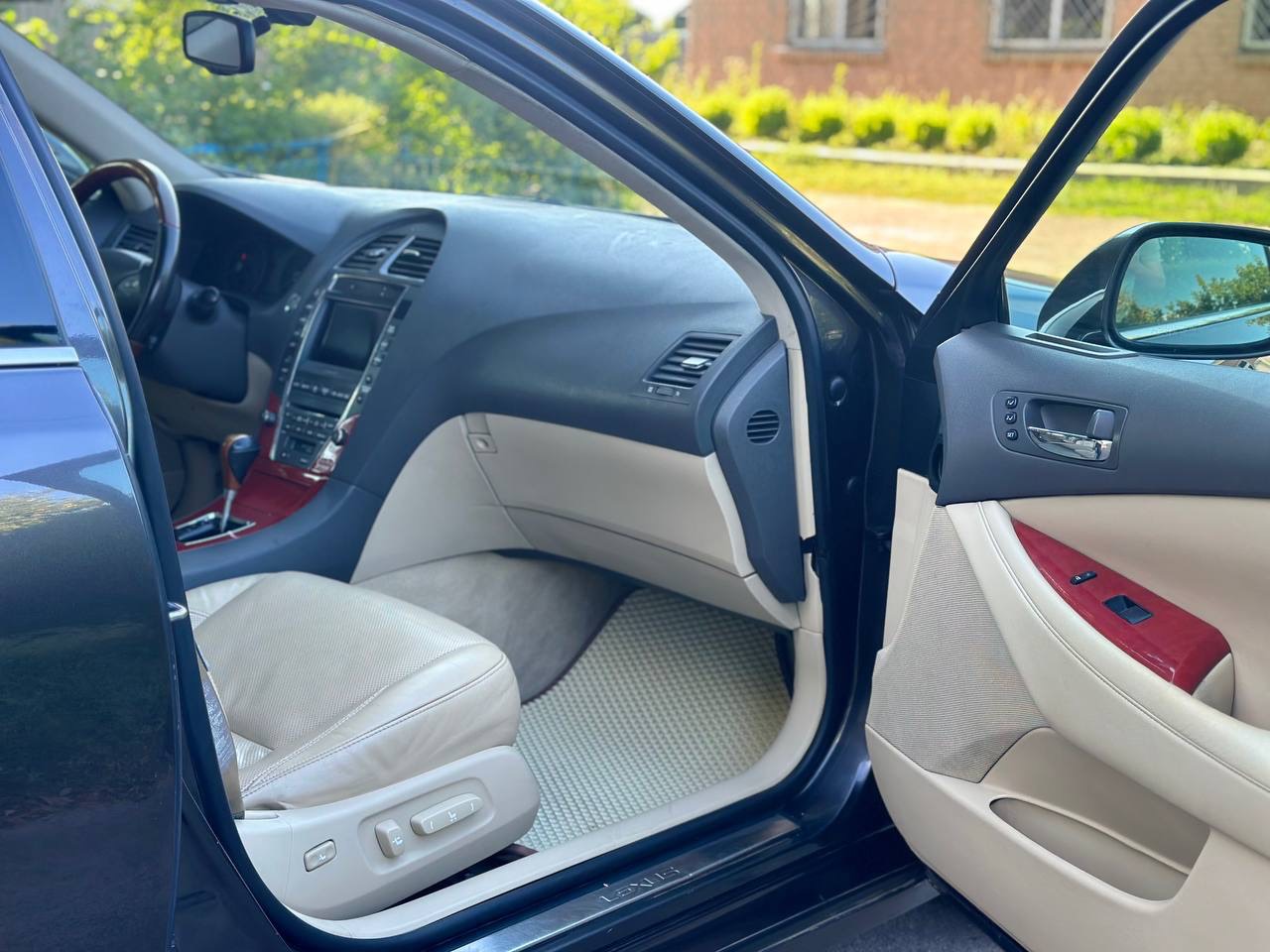 Lexus ES - фото 6