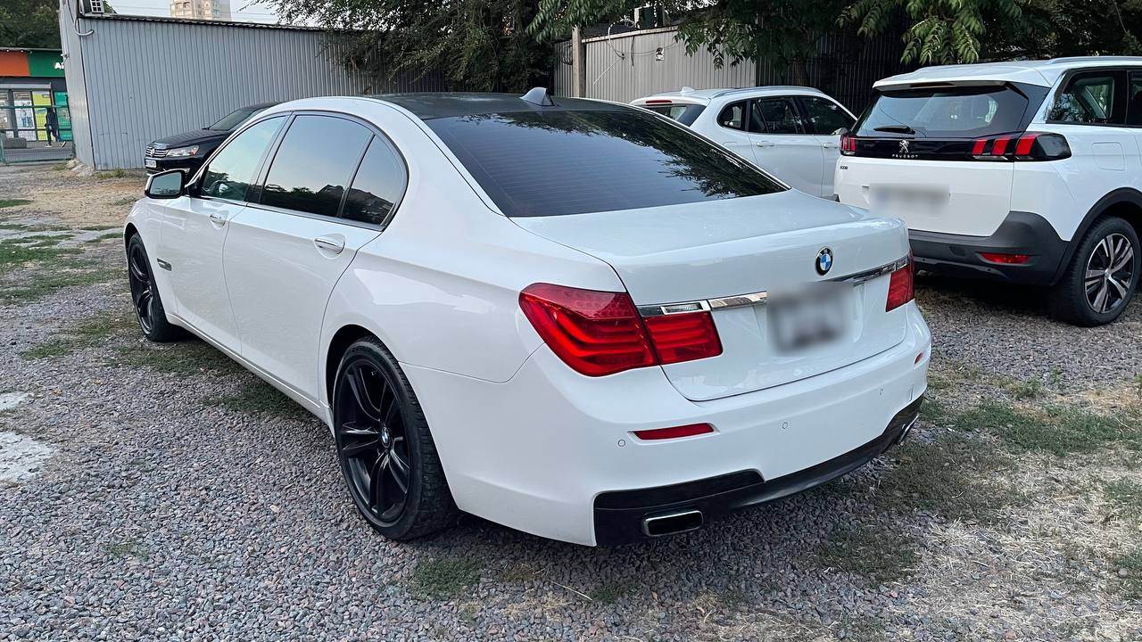 BMW 7 серії - фото 4