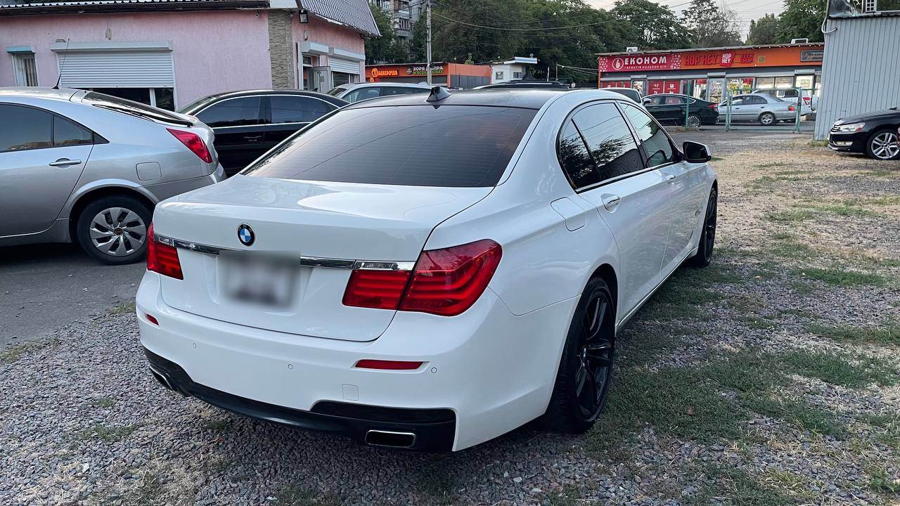 BMW 7 серії - фото 6