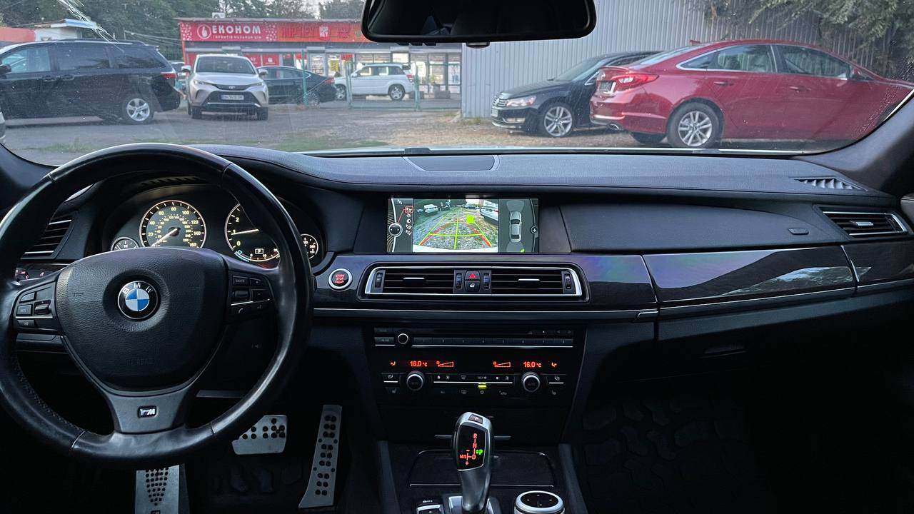 BMW 7 серії - фото 8