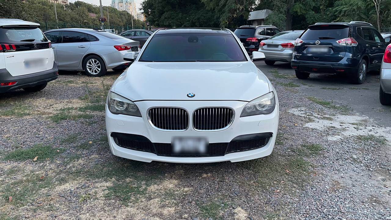 BMW 7 серії - фото 2