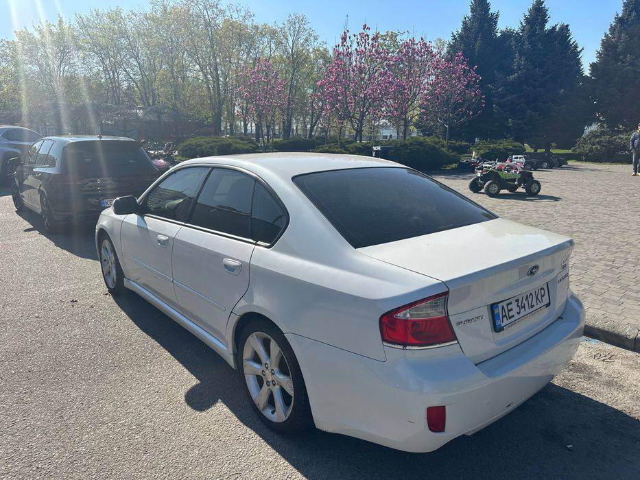 Subaru Legacy - фото 4