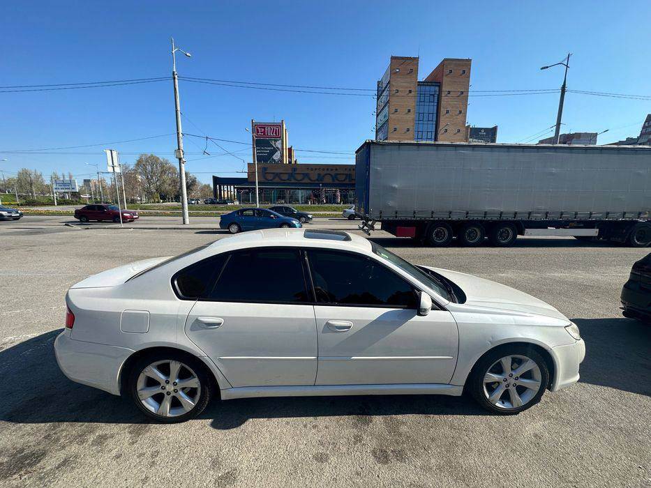 Subaru Legacy - фото 1