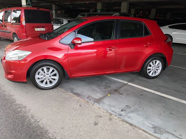 Toyota Auris - фото 4