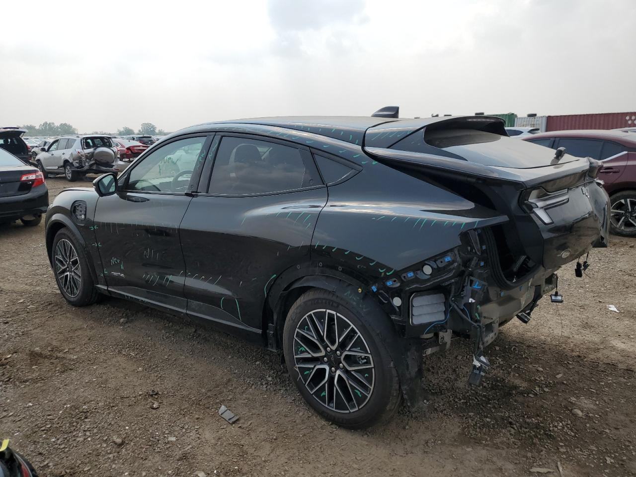 Ford Mustang Mach-E - фото 9