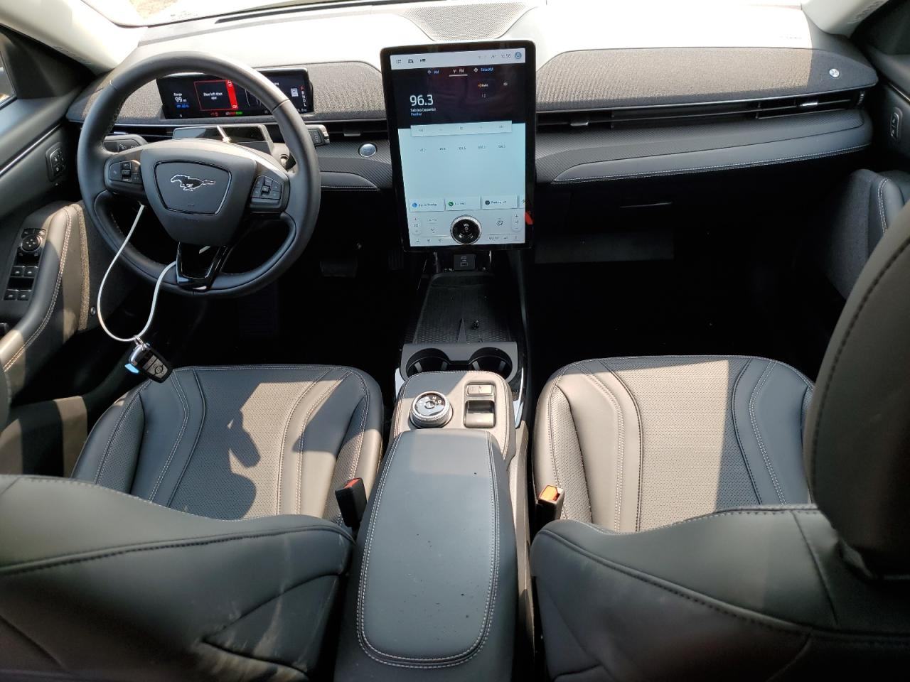 Ford Mustang Mach-E - фото 2