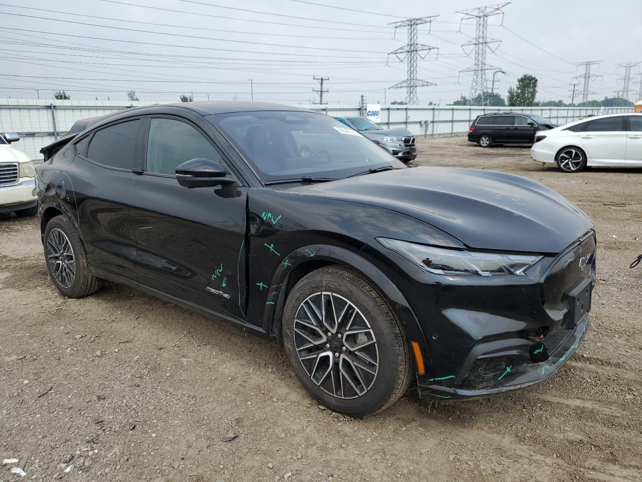 Ford Mustang Mach-E - фото 7