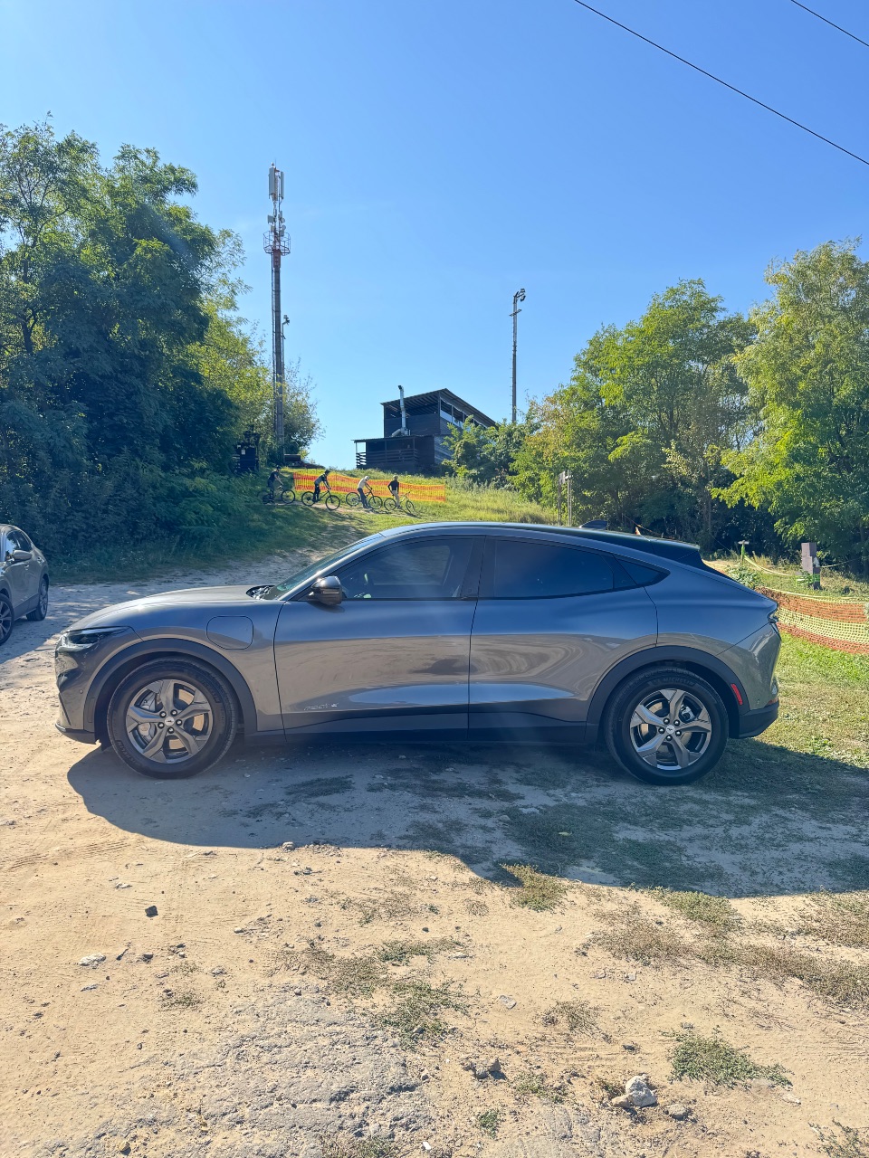 Ford Mustang Mach-E - фото 3