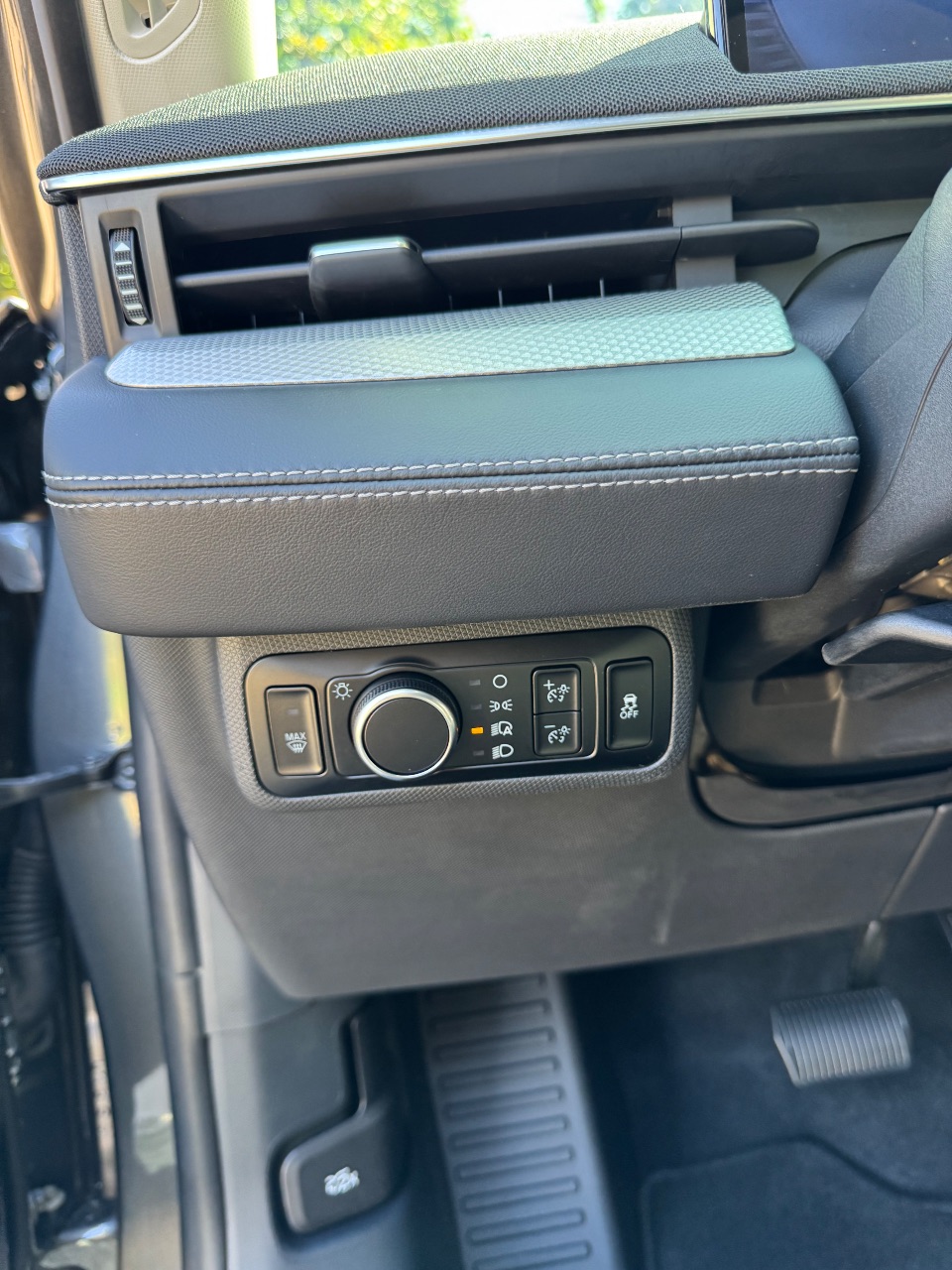 Ford Mustang Mach-E - фото 12