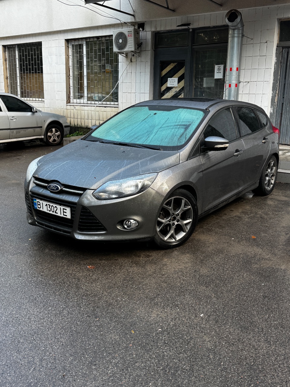 Ford Focus - фото 1