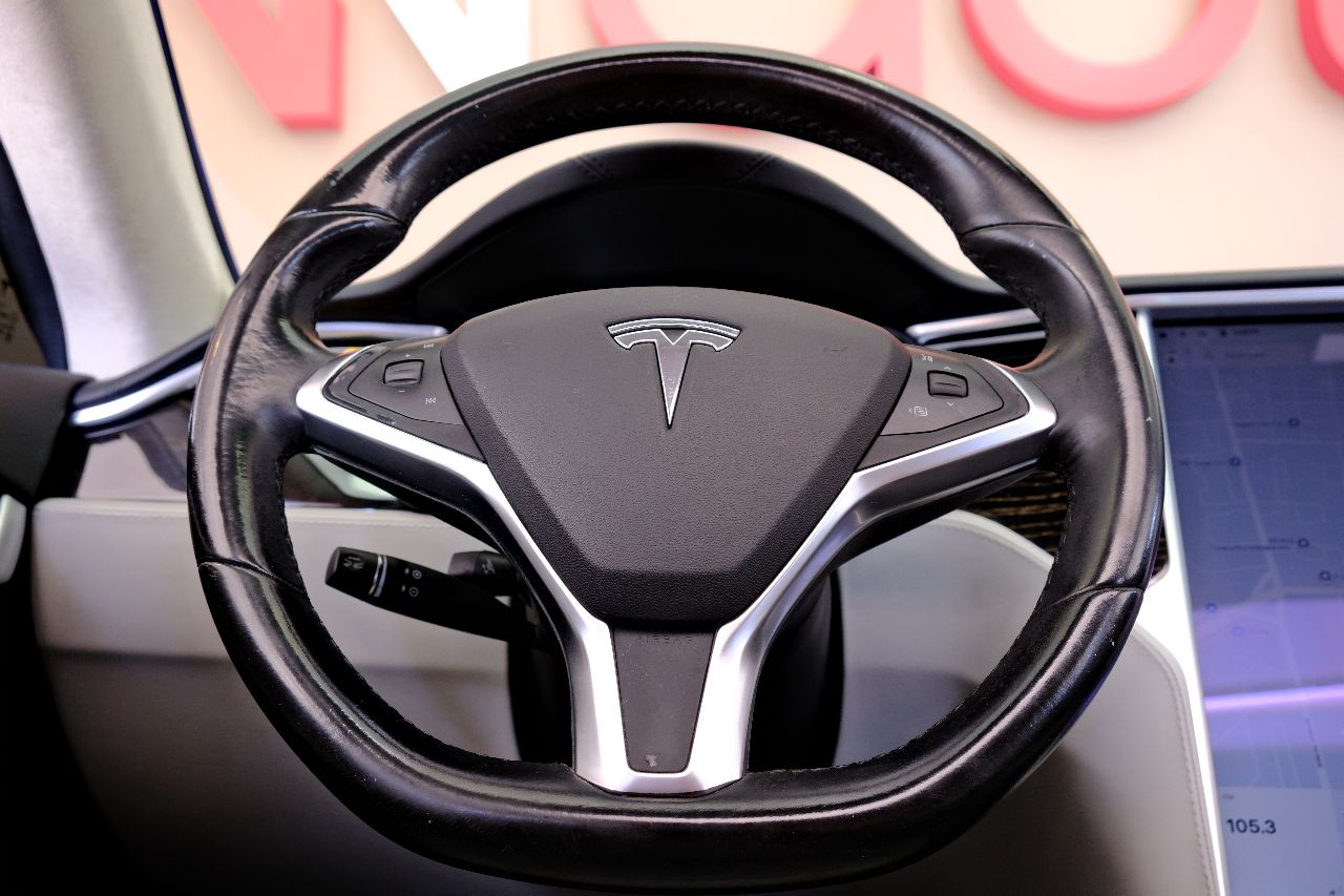 Tesla Model S - фото 8