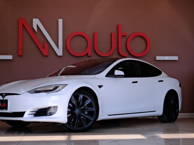 Tesla Model S - зображення 1