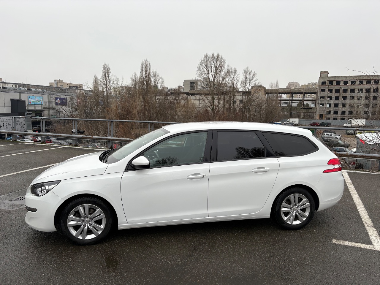 Peugeot 308 - фото 2