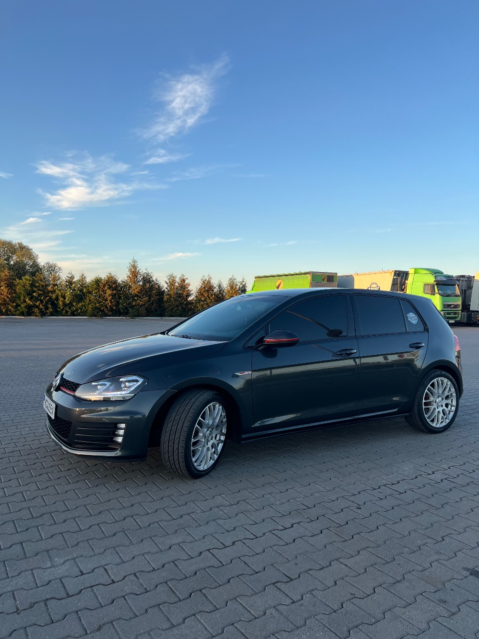 Volkswagen Golf GTI - фото 5