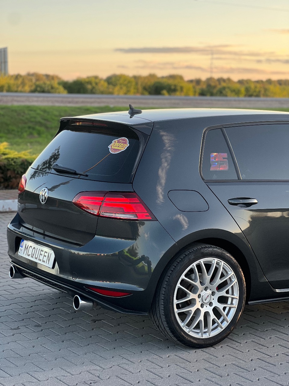 Volkswagen Golf GTI - фото 15