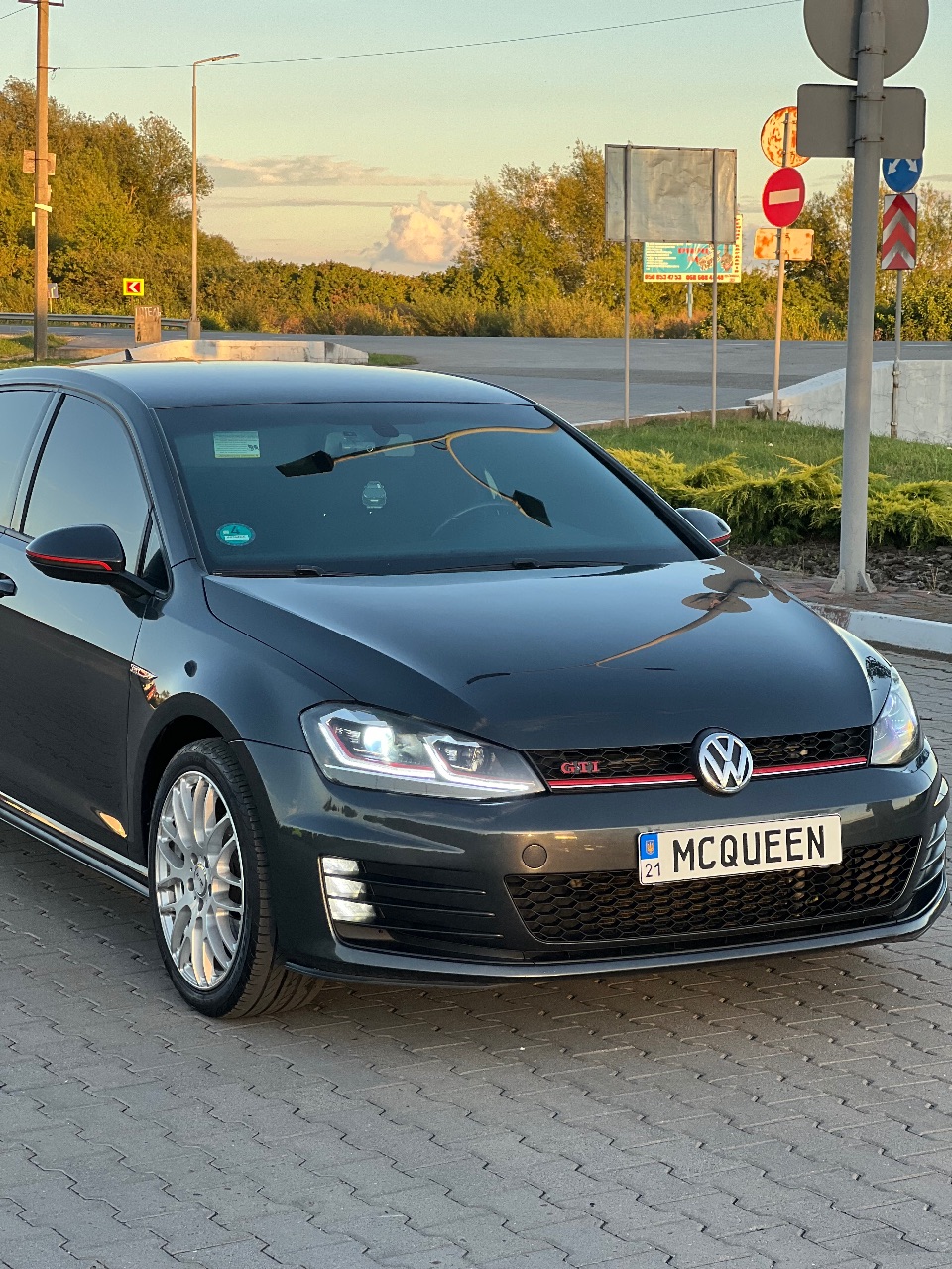 Volkswagen Golf GTI - фото 17