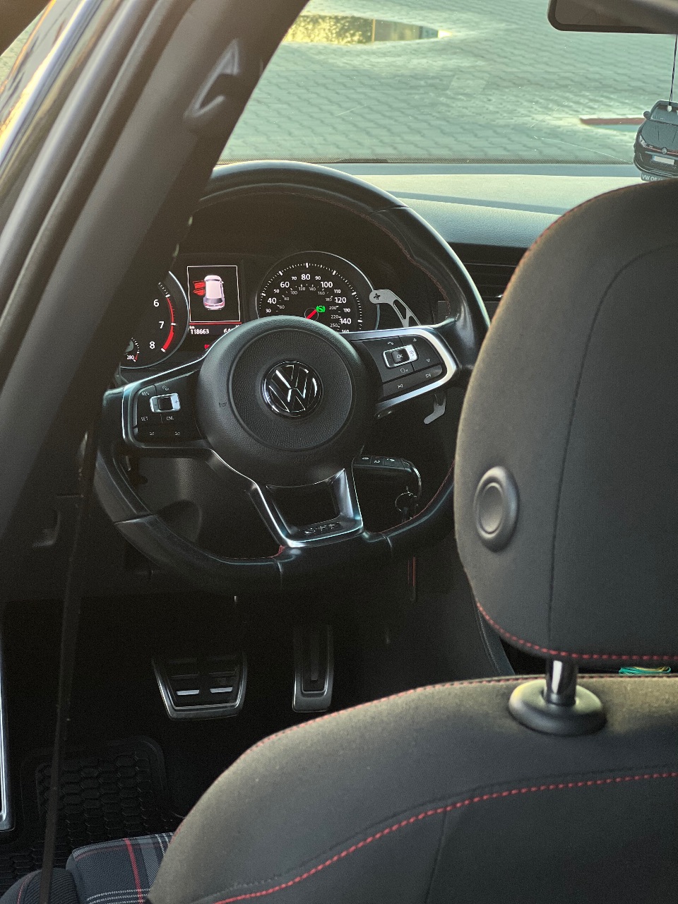 Volkswagen Golf GTI - фото 23