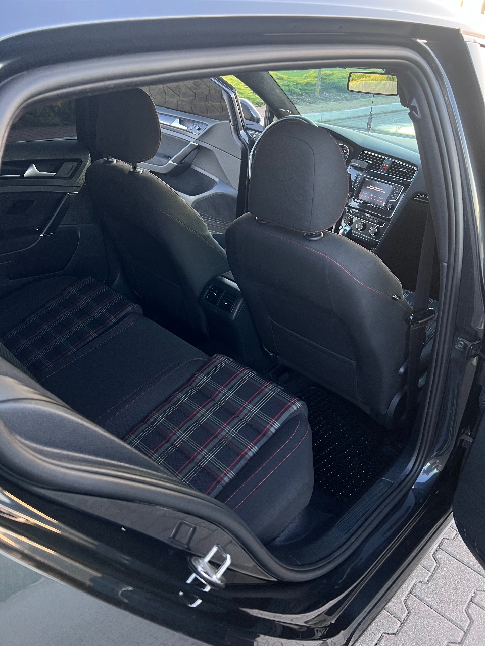 Volkswagen Golf GTI - фото 20