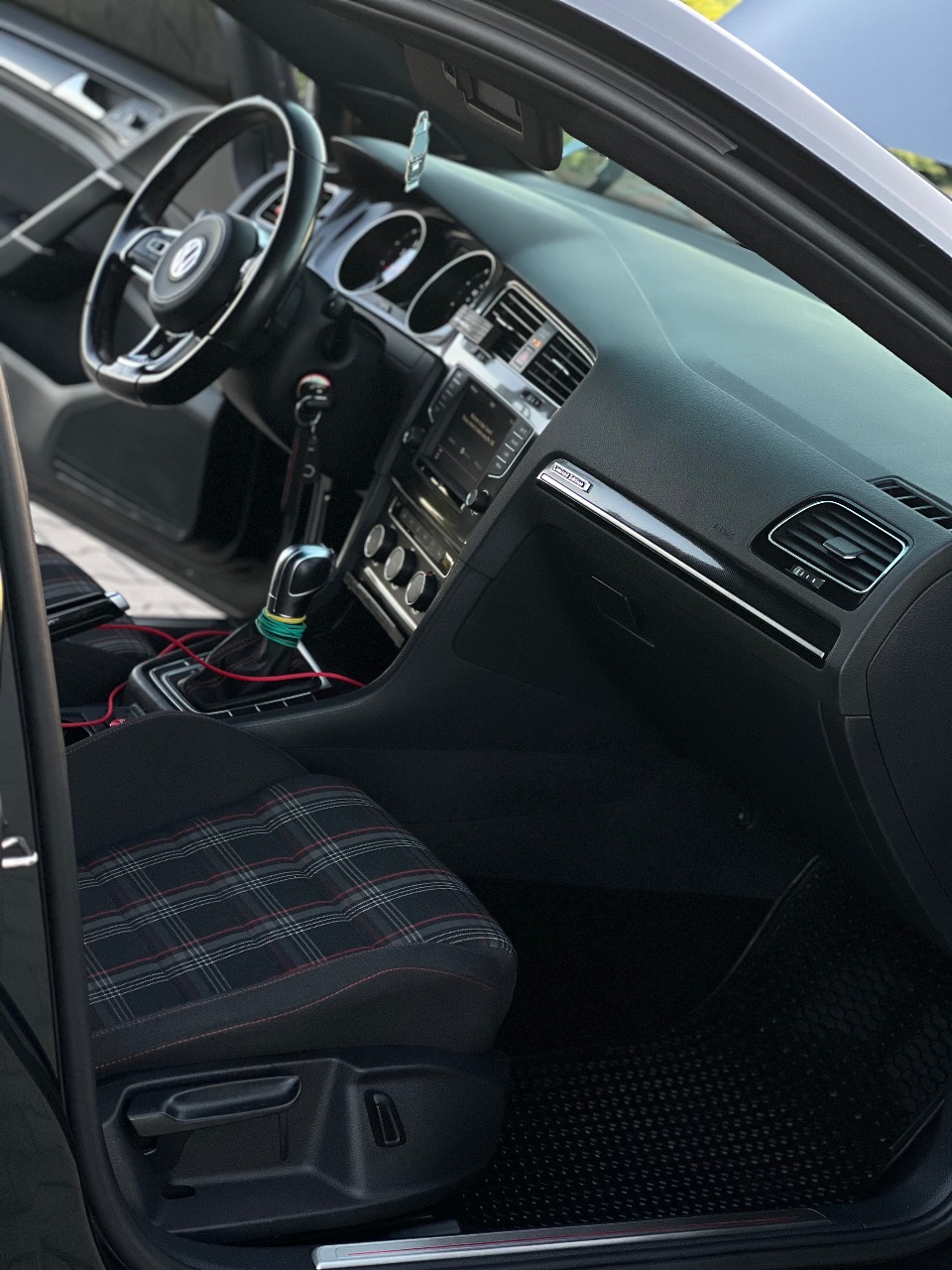 Volkswagen Golf GTI - фото 24